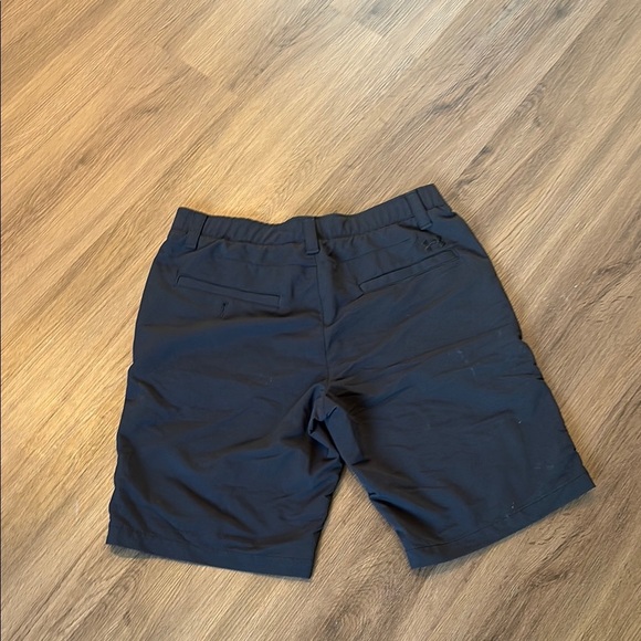Under Armour Black Flat Front Shorts Relaxed Fit - Picture 4 of 4